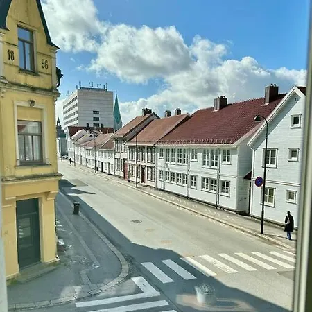 Sentralt Og Romslig I Kristiansand Sentrum Exteriör bild
